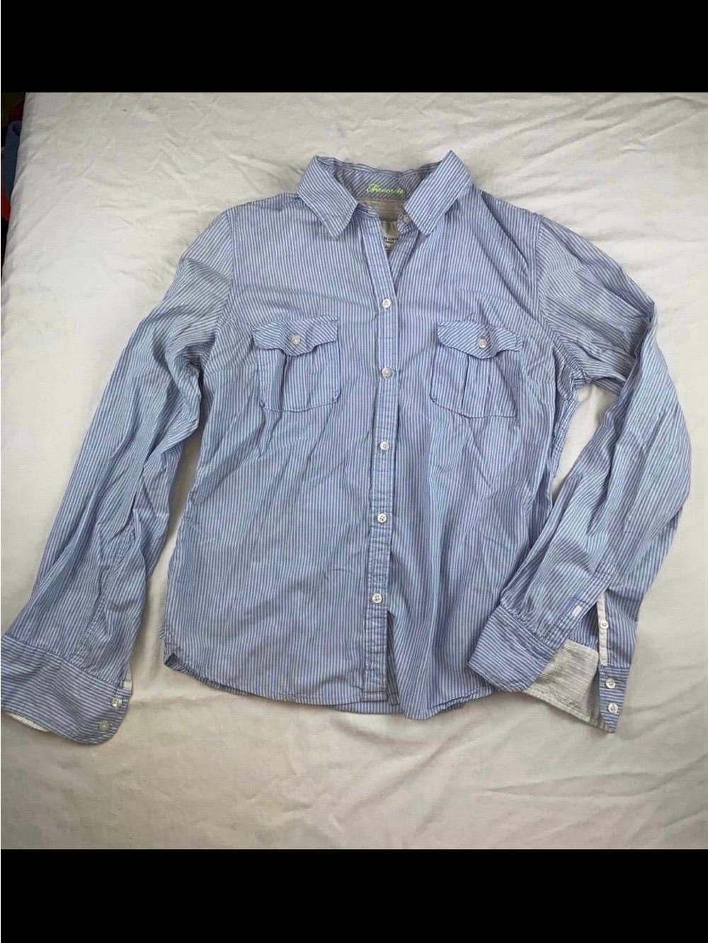 American Eagle Button Up